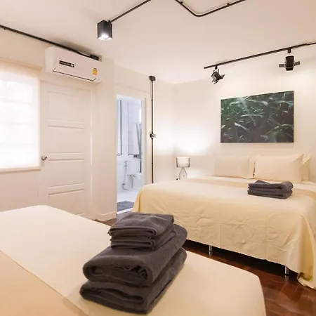 Mini-Me Hubs, Charm Suites & Pool In Old City 清邁 外观 照片
