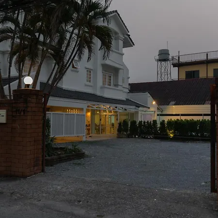 Mini-Me Hubs, Charm Suites & Pool In Old City 清邁 外观 照片