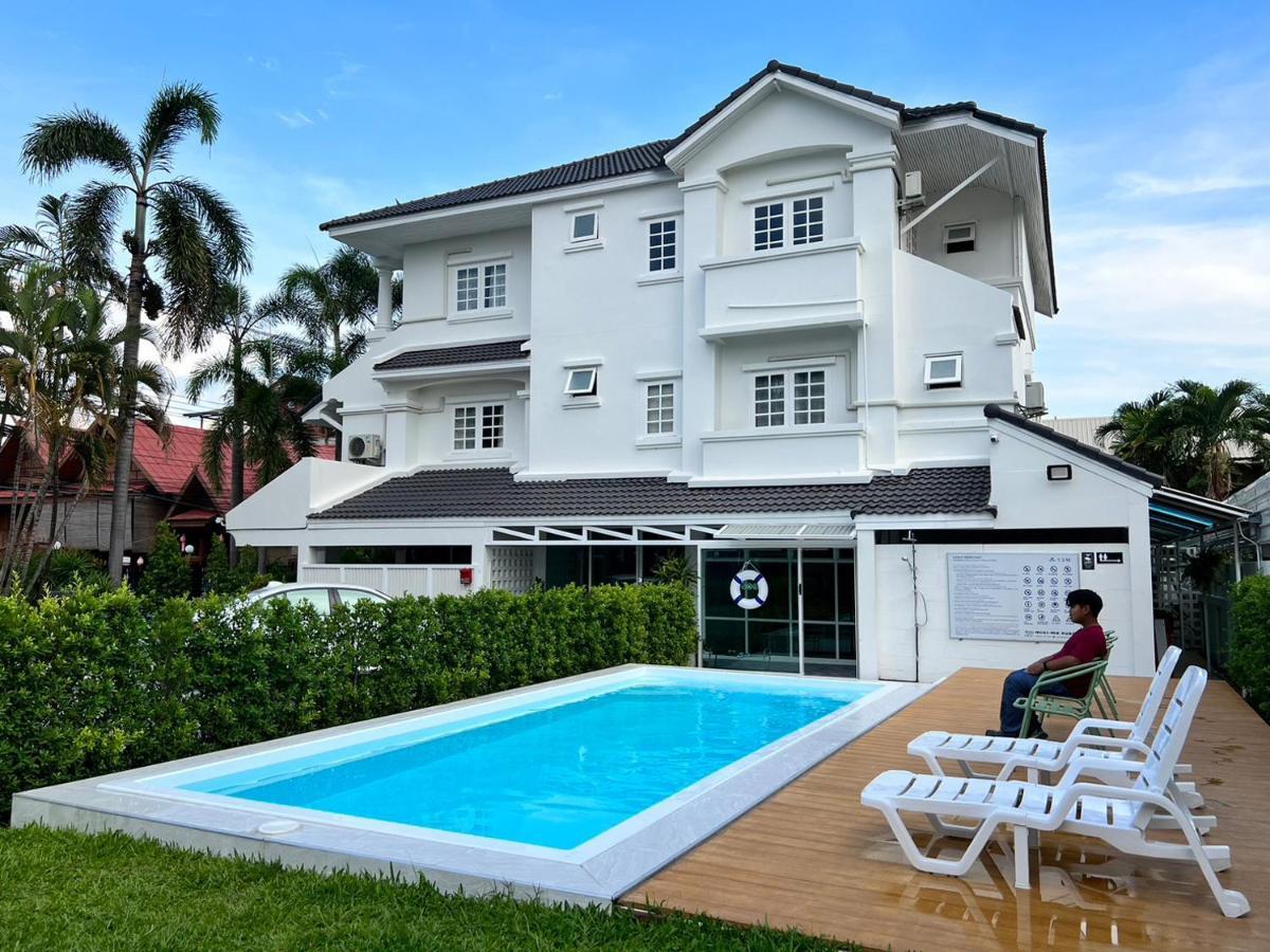 Mini-me Hubs, Charm & Pool In Old 民宿 清迈